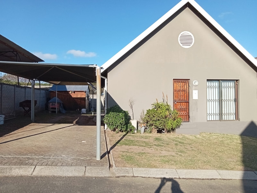 2 Bedroom Property for Sale in Sunnyridge Eastern Cape